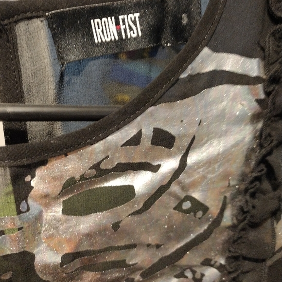 Iron fist skeleton lace dress. - Picture 4 of 4